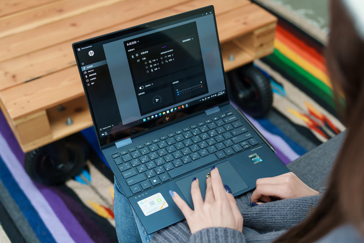 خرید لپ تاپ اچ پی انوی مدل HP Envy 13 X360 صفحه نمایش 13.3 اینچ لمسی با قابلیت چرخش 360 درجه و پردازنده Ryzen 7-3700U گرافیک 2 گیگ ای ام دی Vega 10